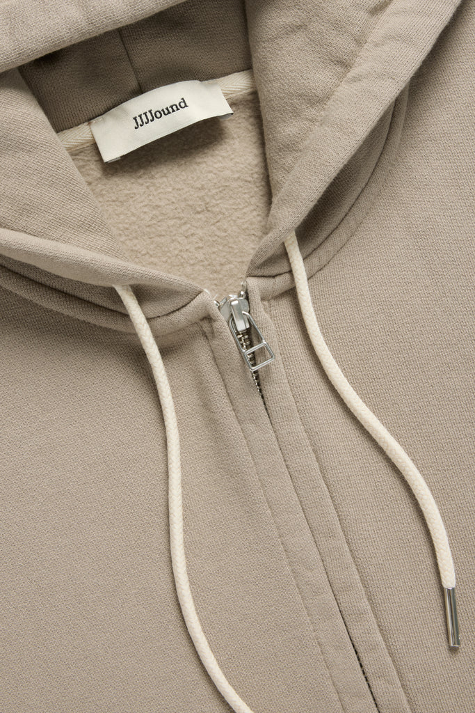 J2000_ZIP_HOODIE_TAUPE_02_UPDA