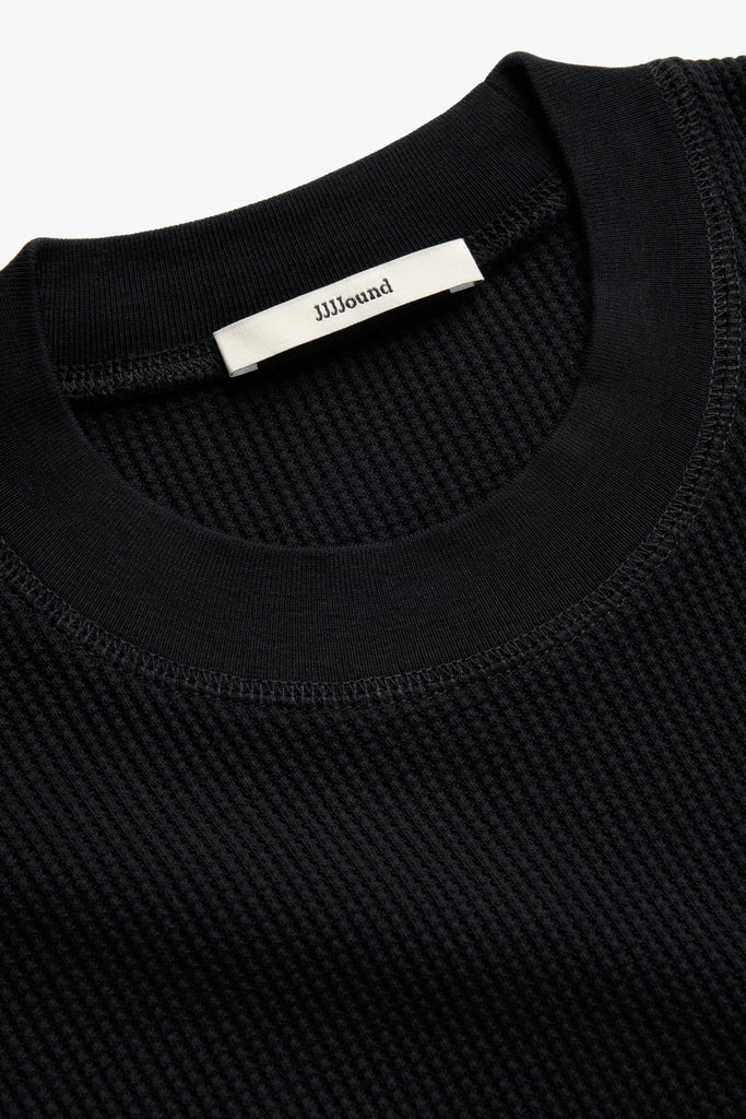 J90_WAFFLE_LONGSLEEVE_BLACK_02