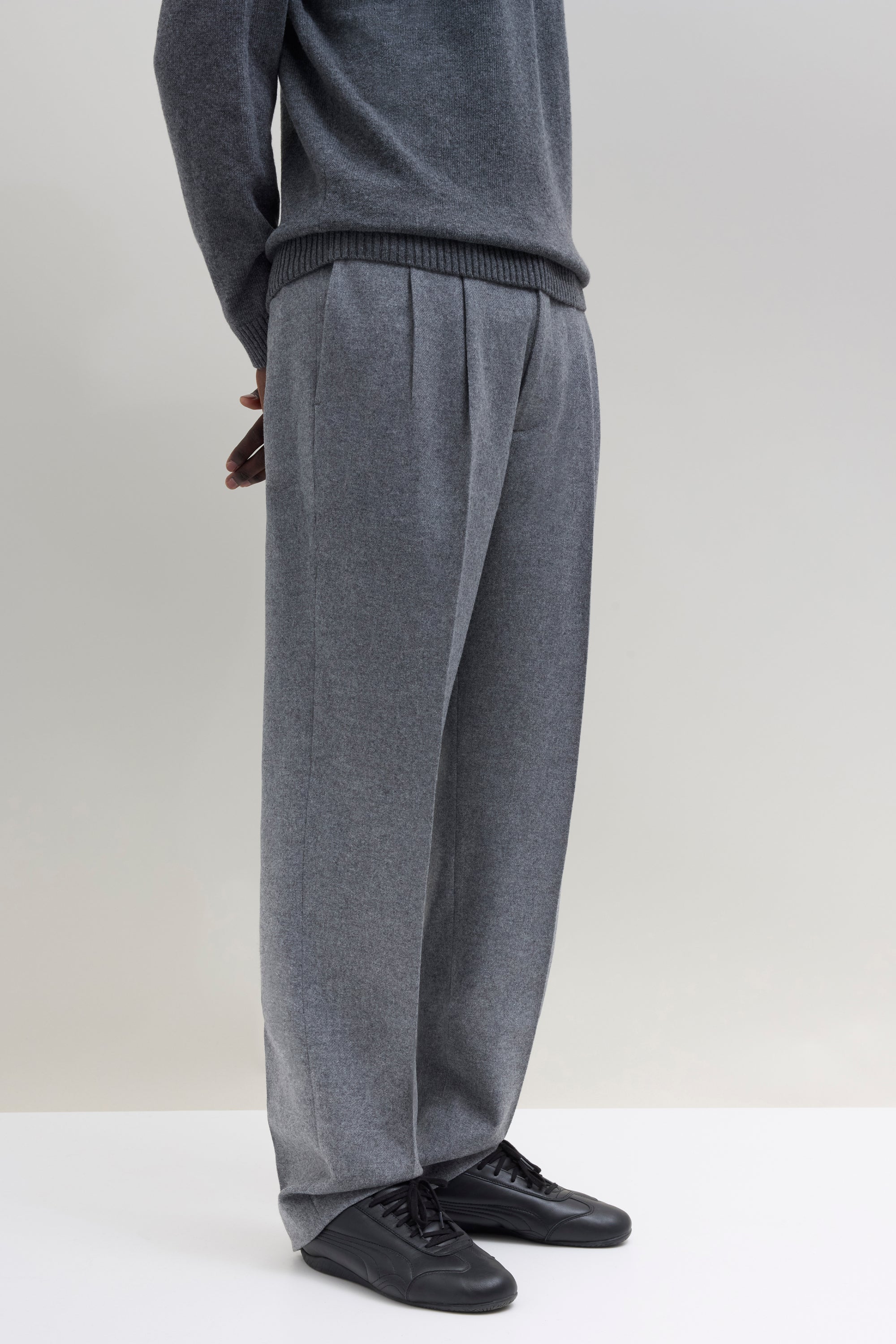 Relaxed Pleated Wool Trousers - Grey Mix
