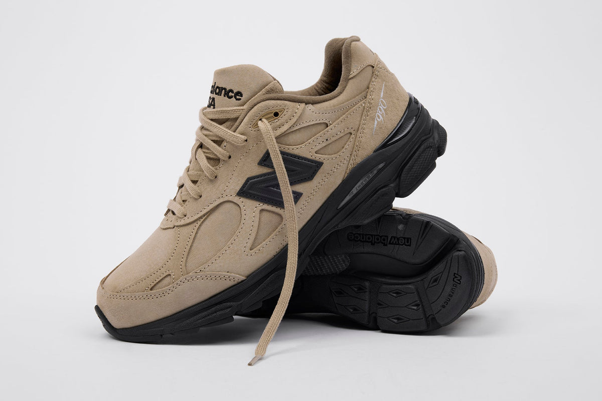 New Balance 990v3 - Suede
