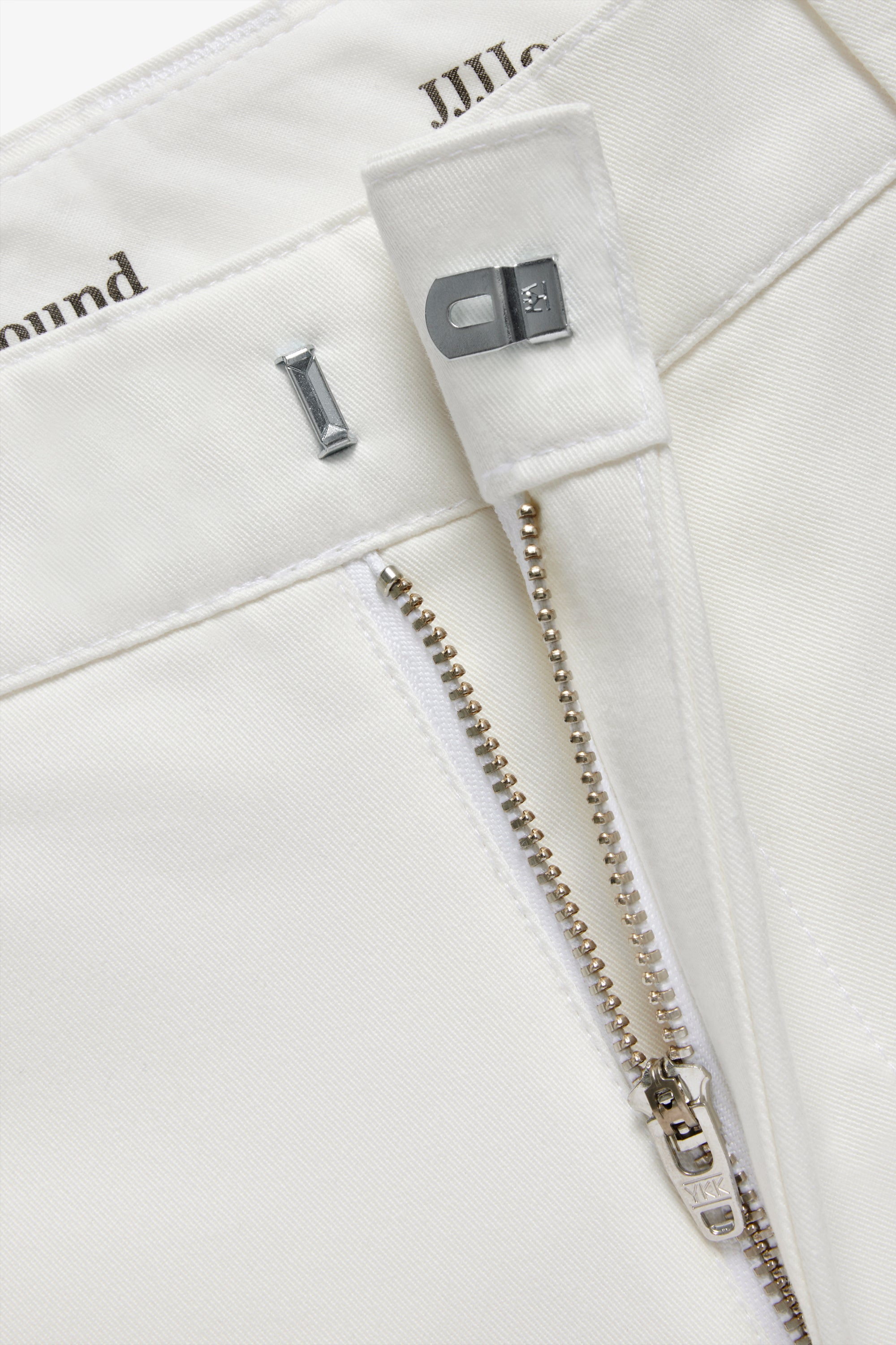 Relaxed Chino - Ivory
