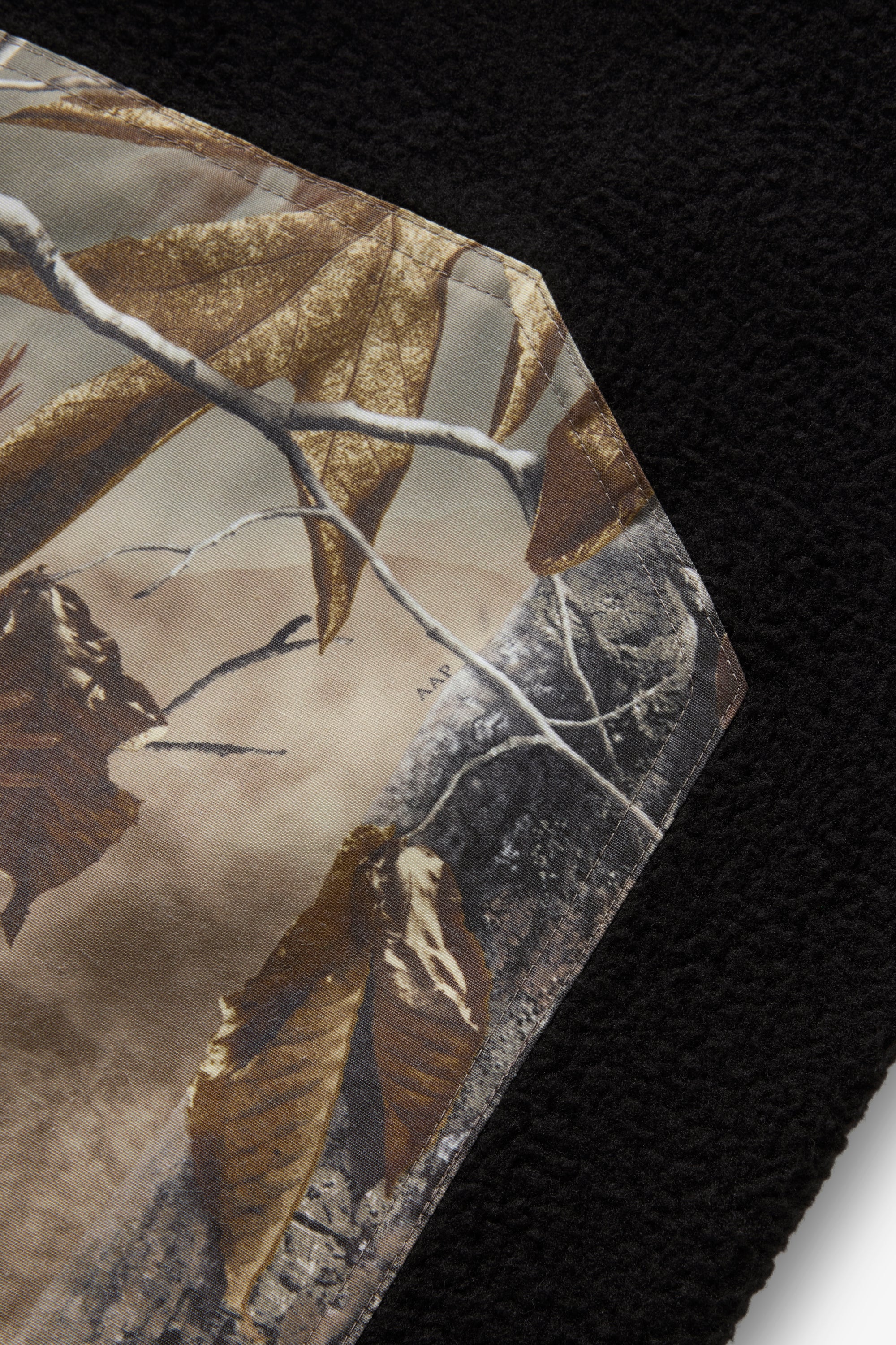 City Camper Top - Black/RealTree Camo