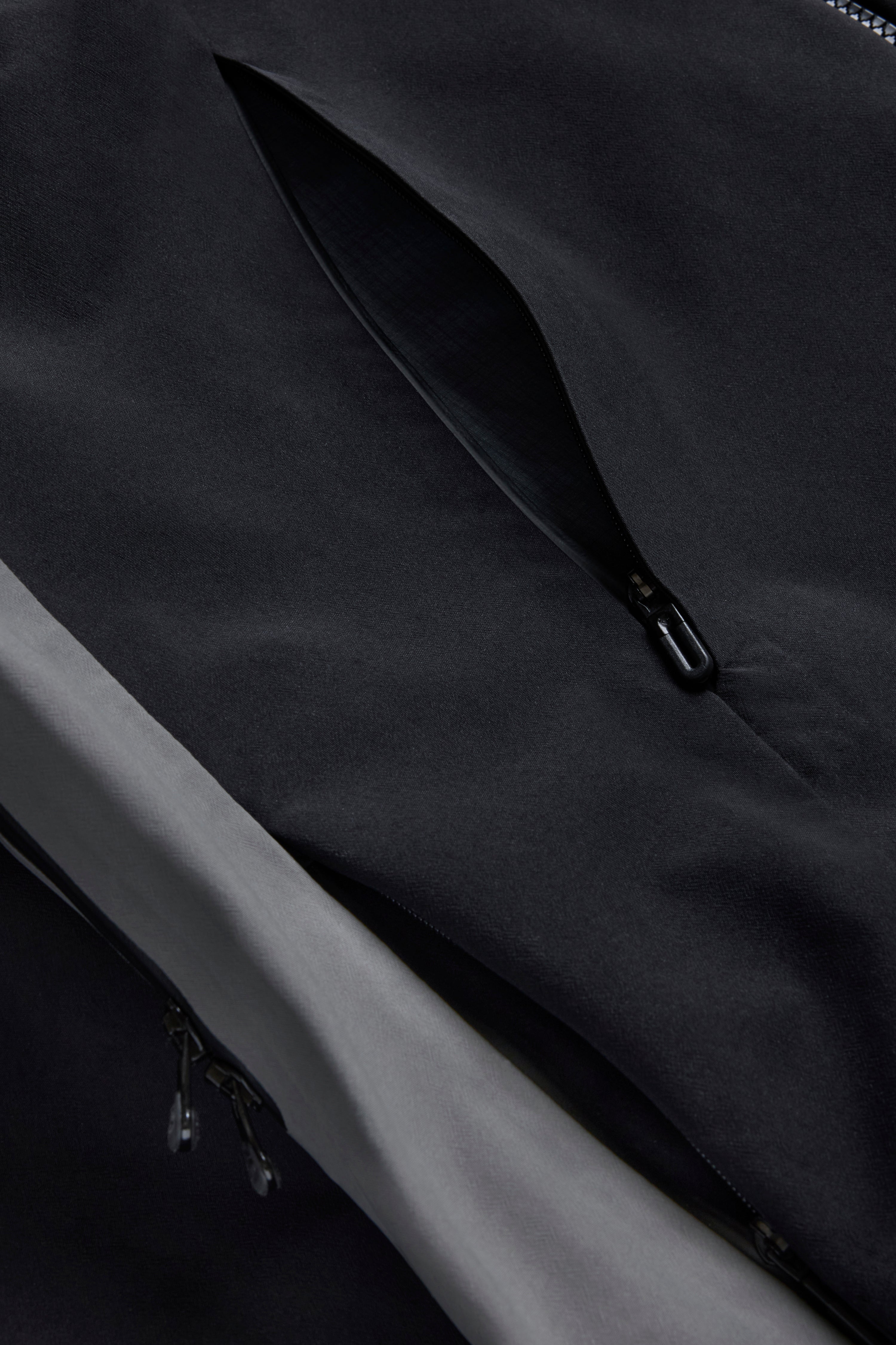 JJJJound Descente Hardshell Parka - Black/Charcoal
