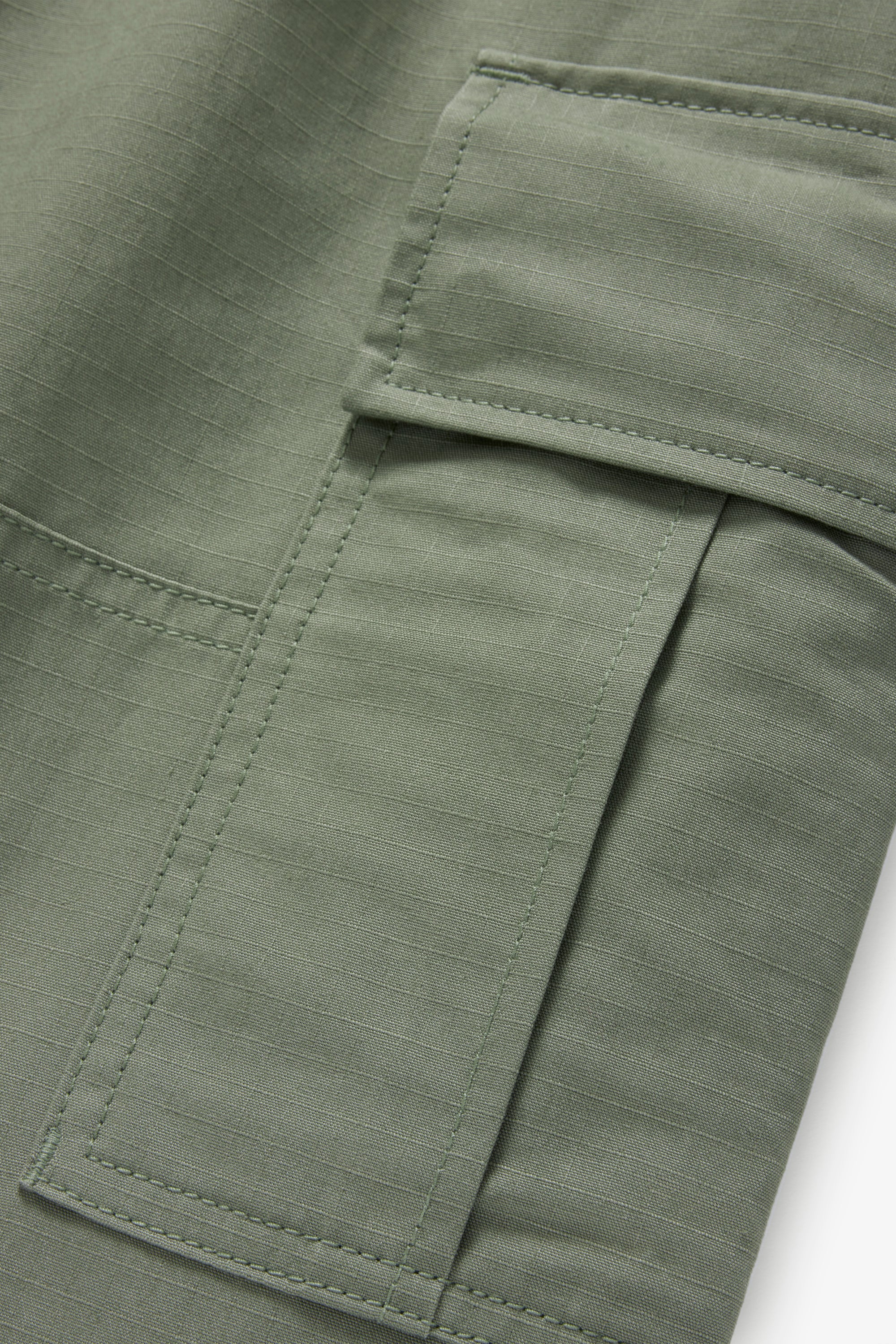 Lightweight Cargo Shorts - Light Olive