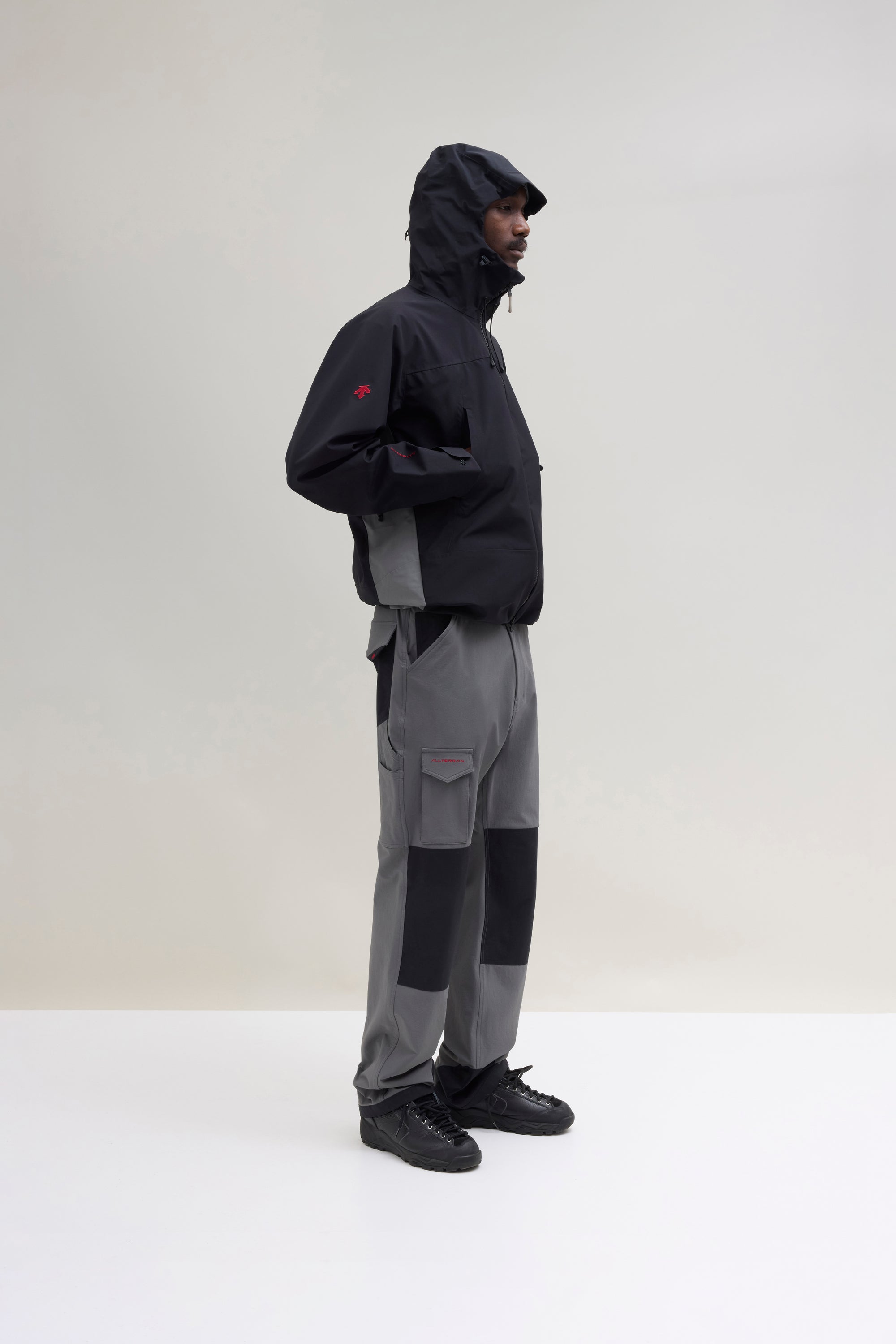 JJJJound Descente Hardshell Parka - Black/Charcoal