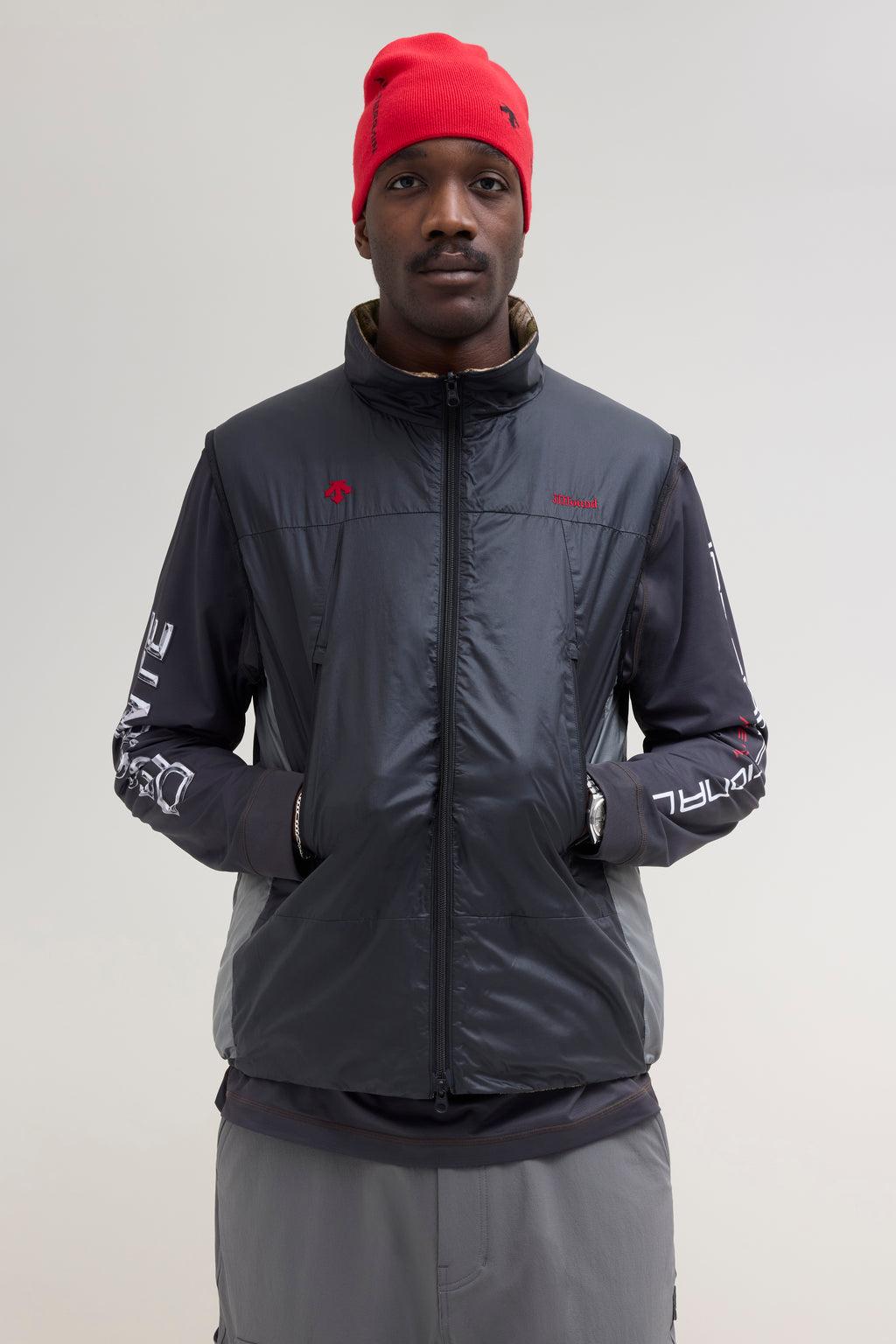 JJJJound Descente Reversible Vest - Black/Charcoal