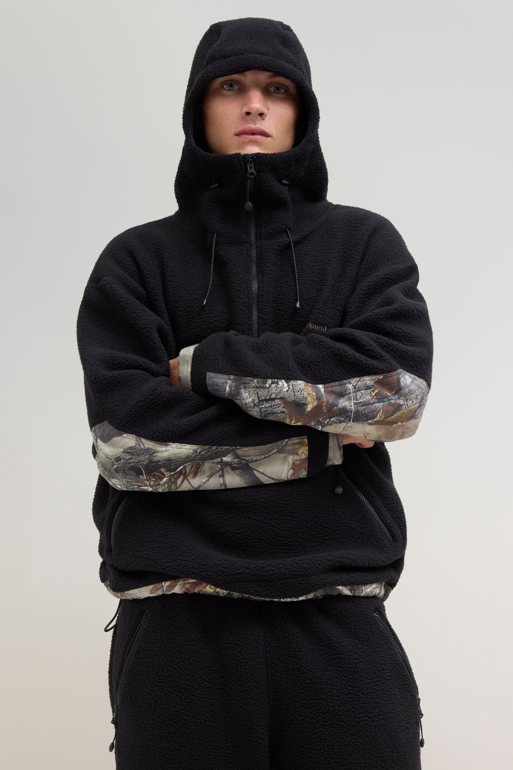 City Camper Top - Black/RealTree Camo