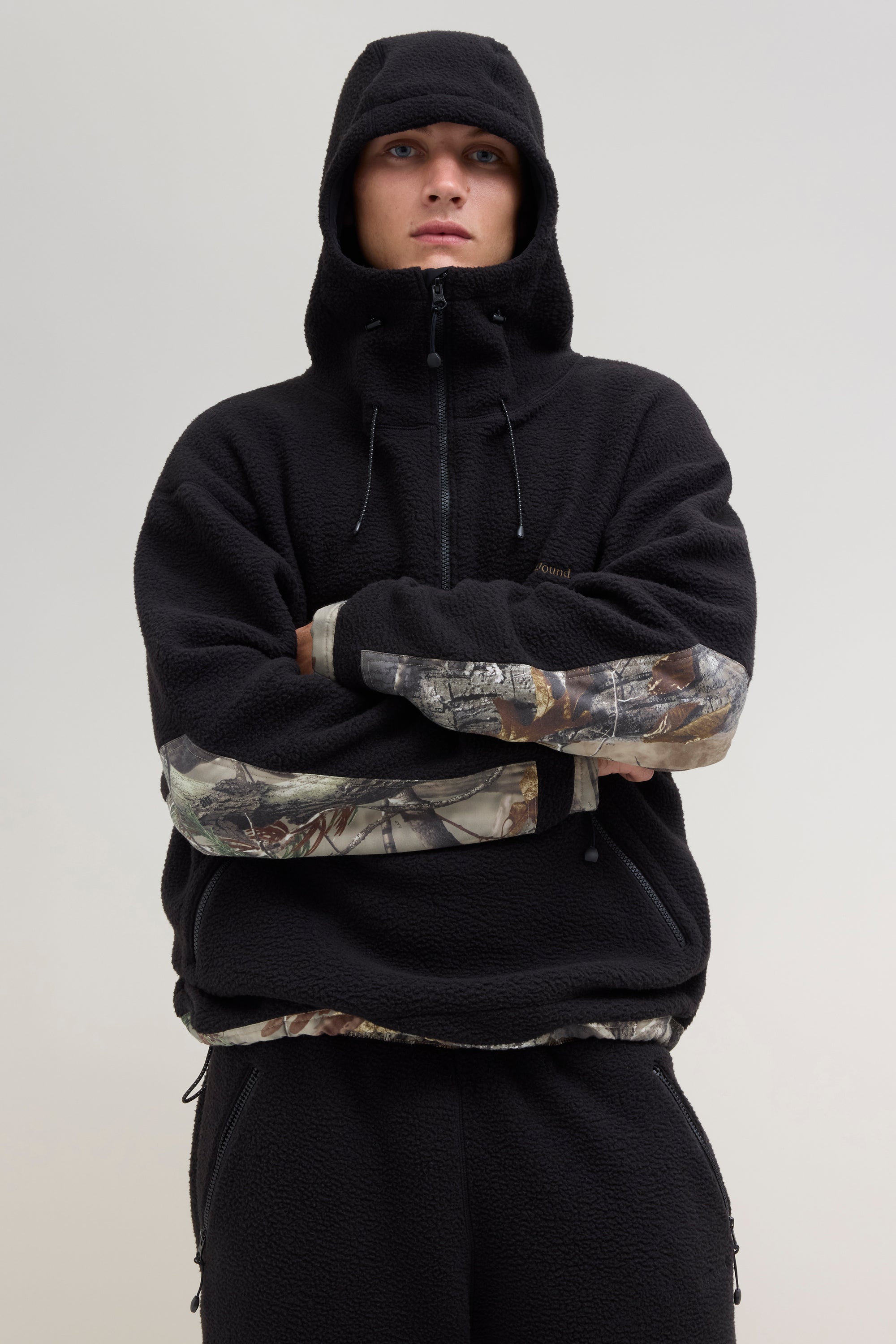 City Camper Top - Black/RealTree Camo