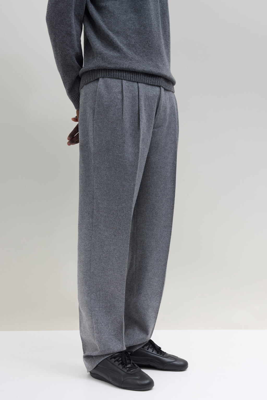Relaxed Pleated Wool Trousers - Grey Mix
