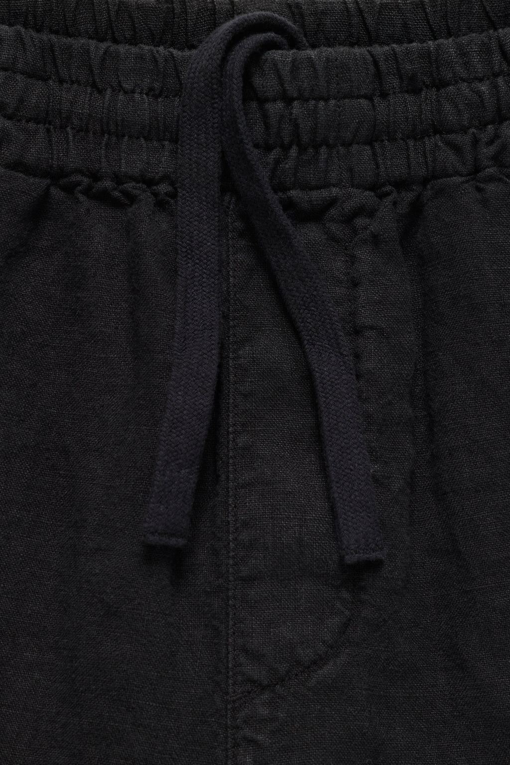 Logo Weekend Linen Short - Black