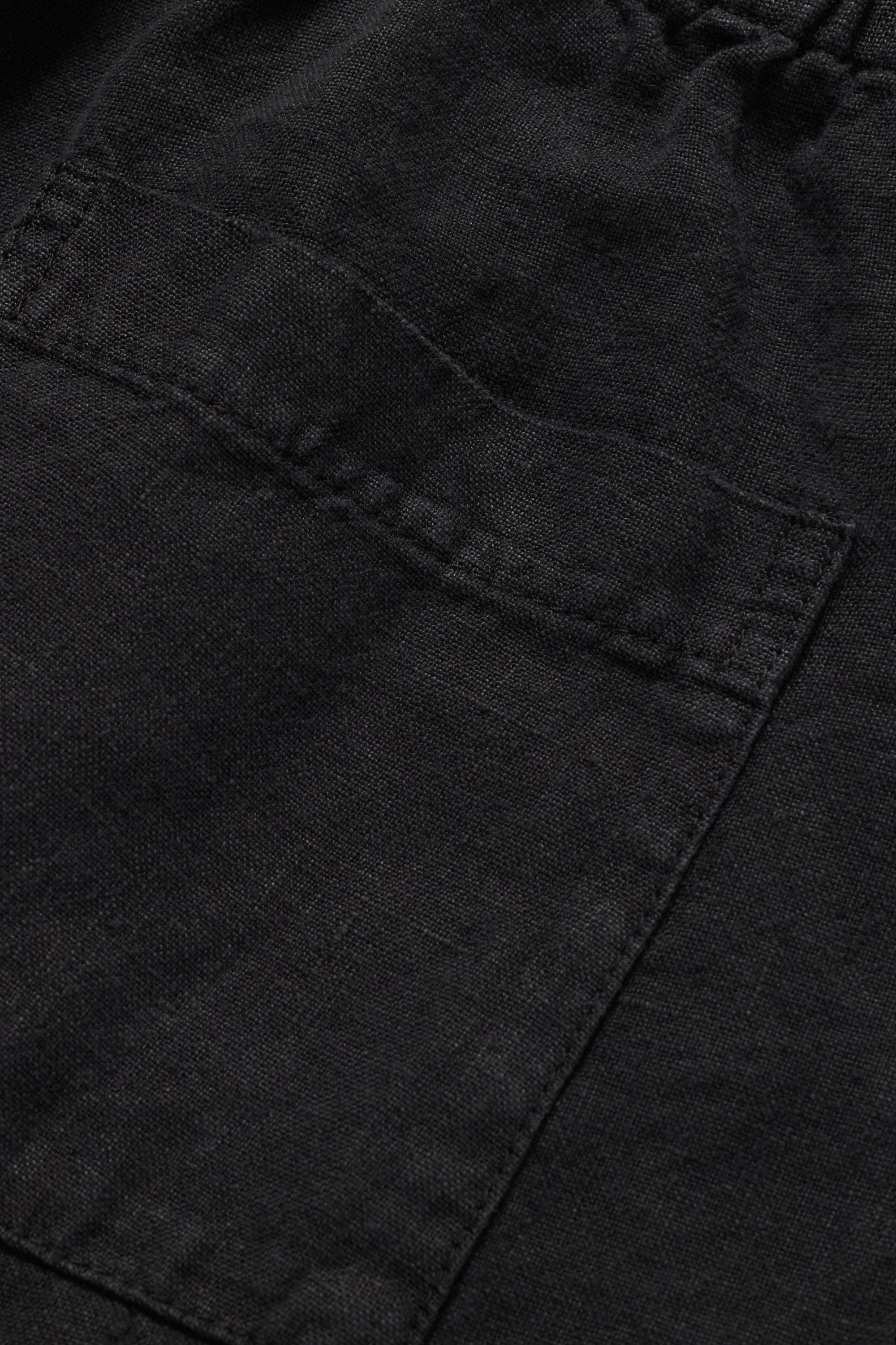 Logo Weekend Linen Short - Black